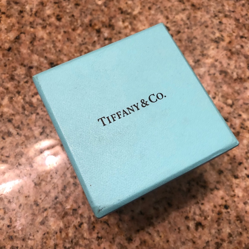 Tiffany & Company Etoile diamond ring – platinum.